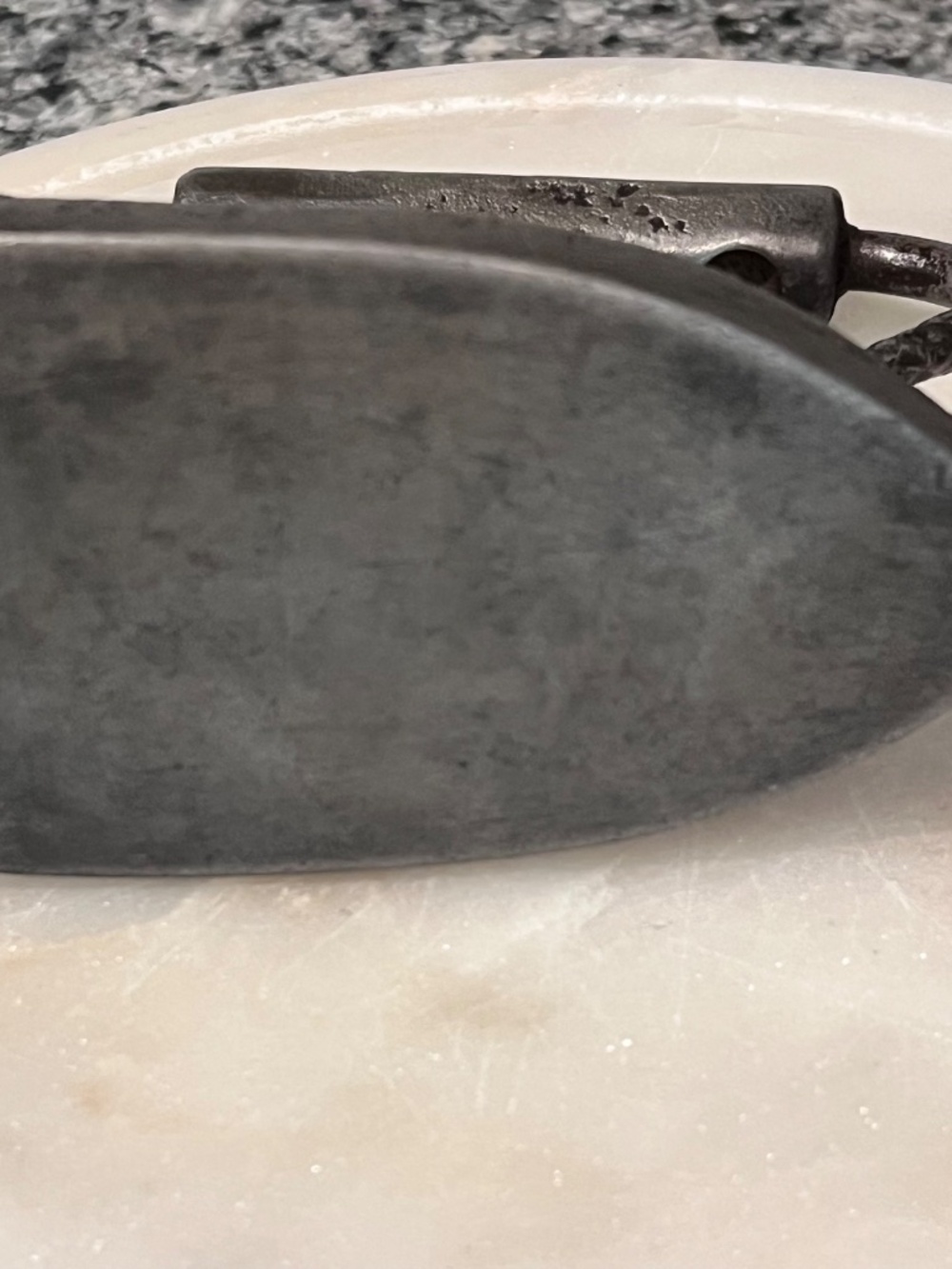 Geneva Cast Iron Sad Iron Flat Iron Primitive Laundry Collectible 5" - Picture 7 of 16